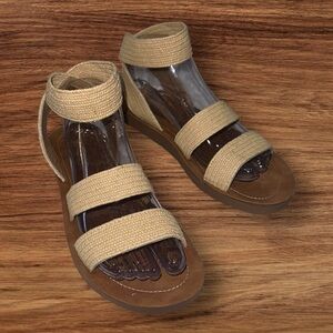 Cushionaire Stretch Sandal Natural Raffia Women Sz 9